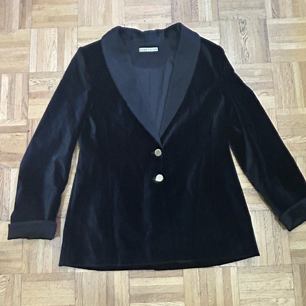 Alice and Olivia velvet blazer size 8